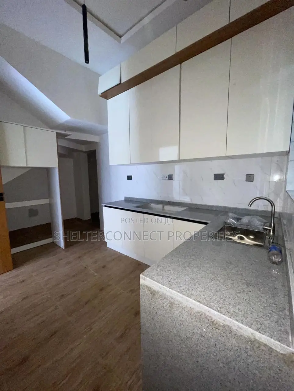 4bdrm Duplex in Ologolo for sale