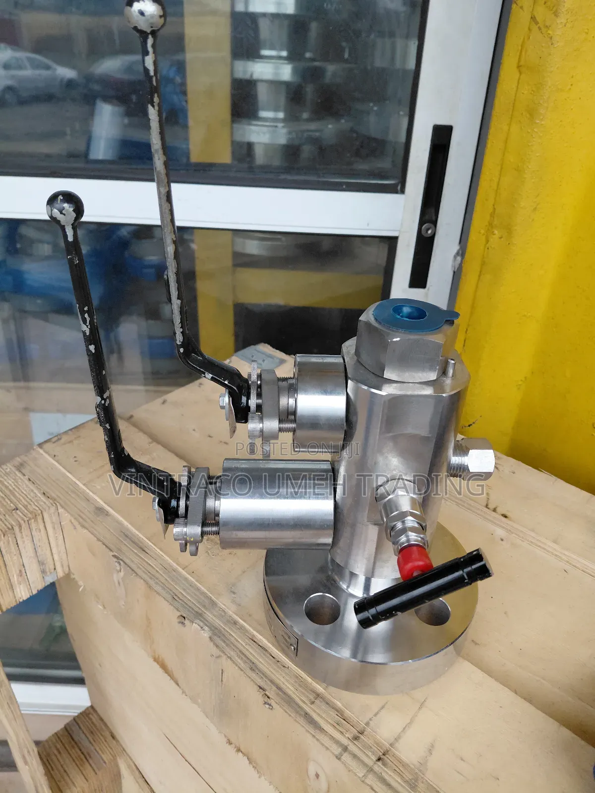 Block and Bleed Valve Stainless Steel 3/4 X 2500