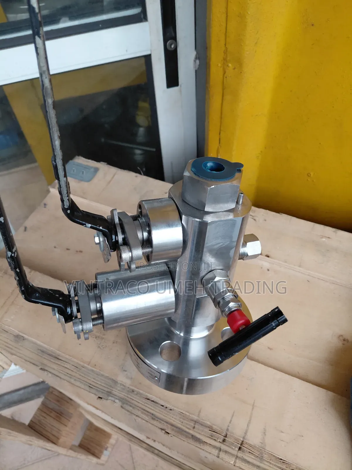 Block and Bleed Valve Stainless Steel 3/4 X 2500