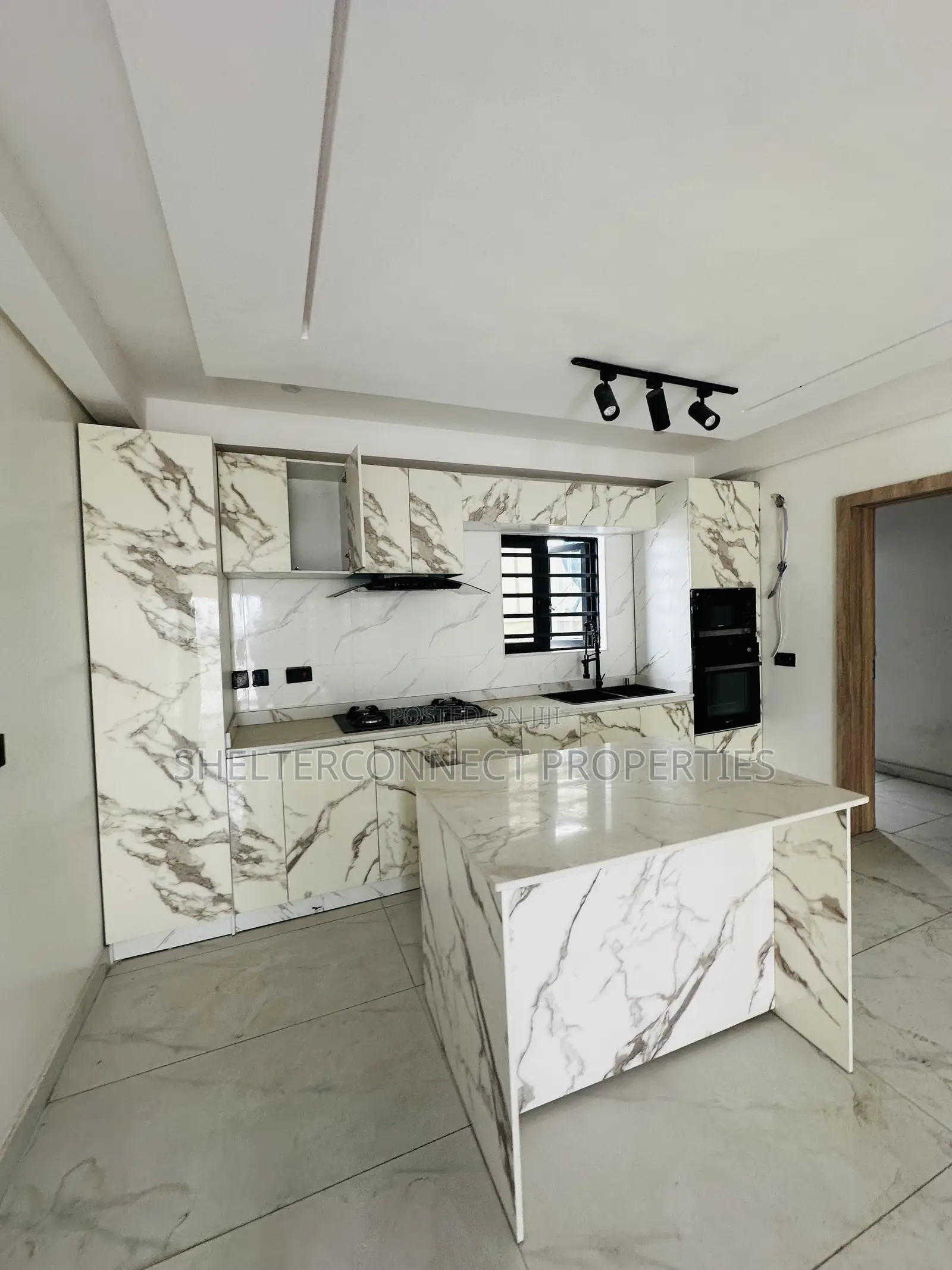 2bdrm Penthouse in Ologolo for sale