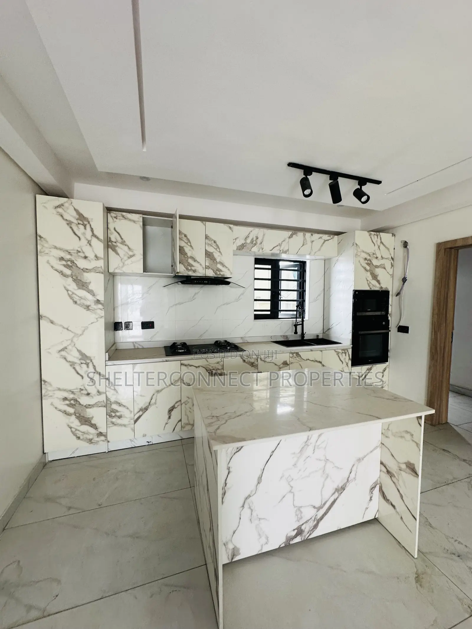2bdrm Penthouse in Ologolo for sale
