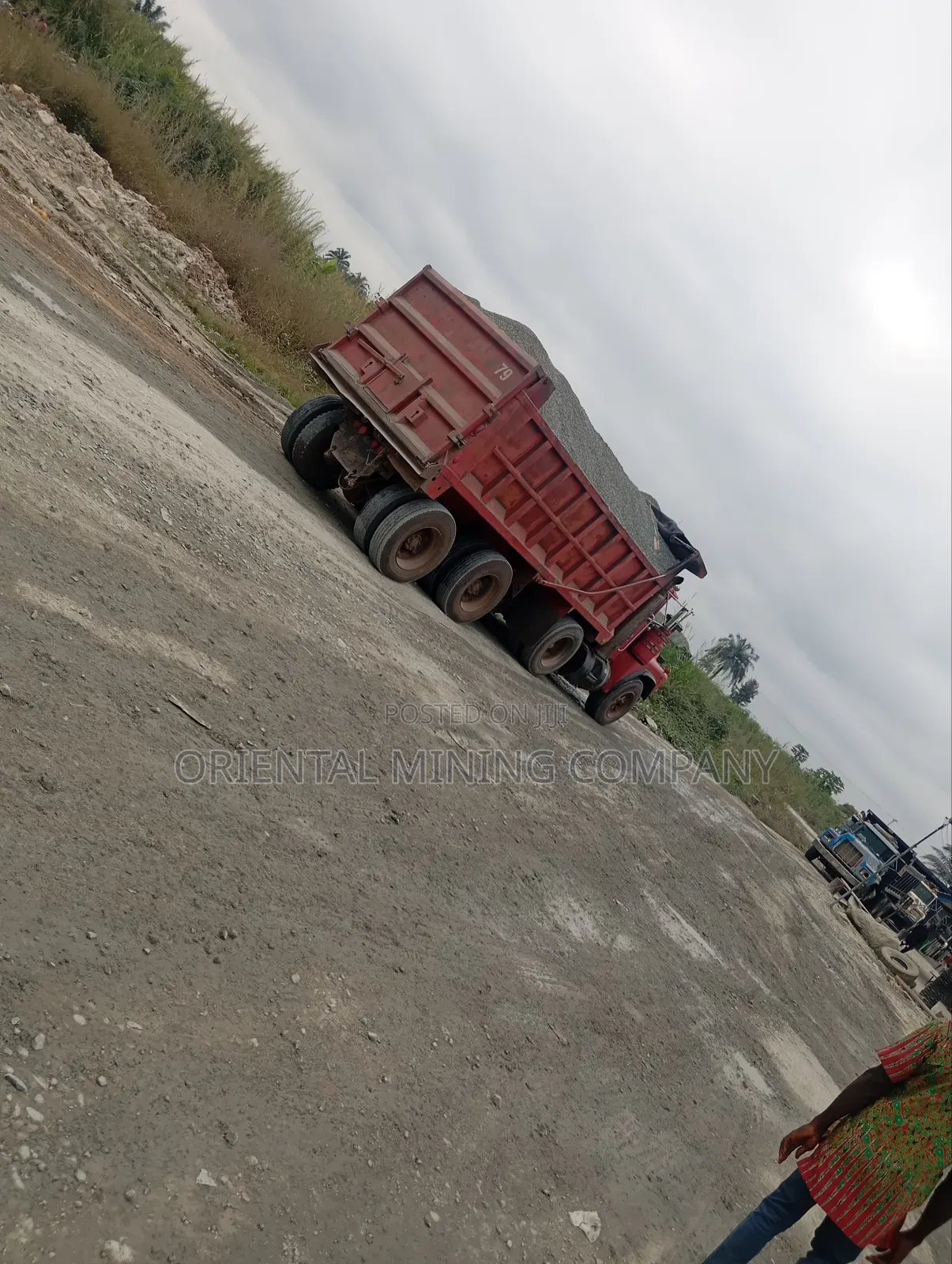 Oriental Iron Black Chippings and Granite Round the State's