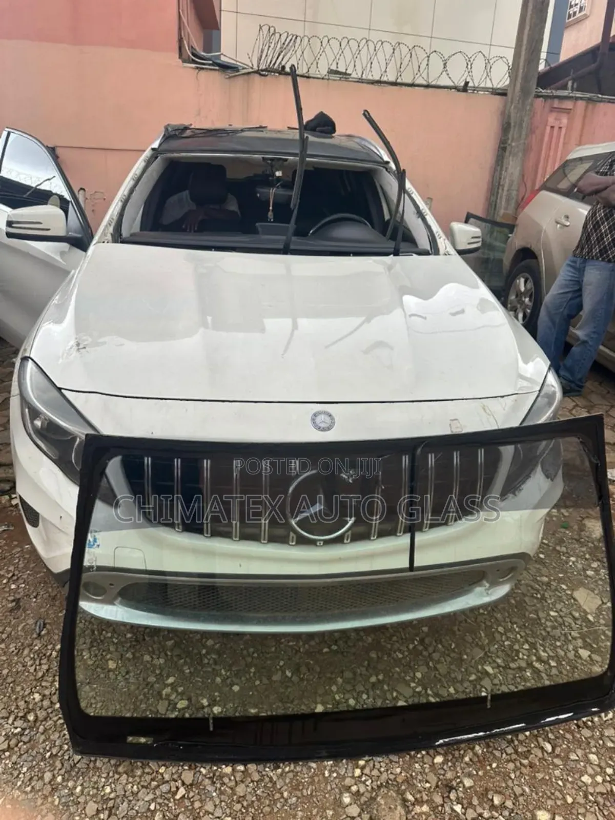 Gla250 2014 Front And Back Windscreen Glass Available