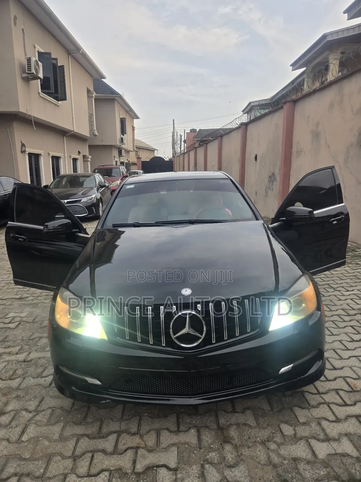 Mercedes-Benz C300 2009 Black