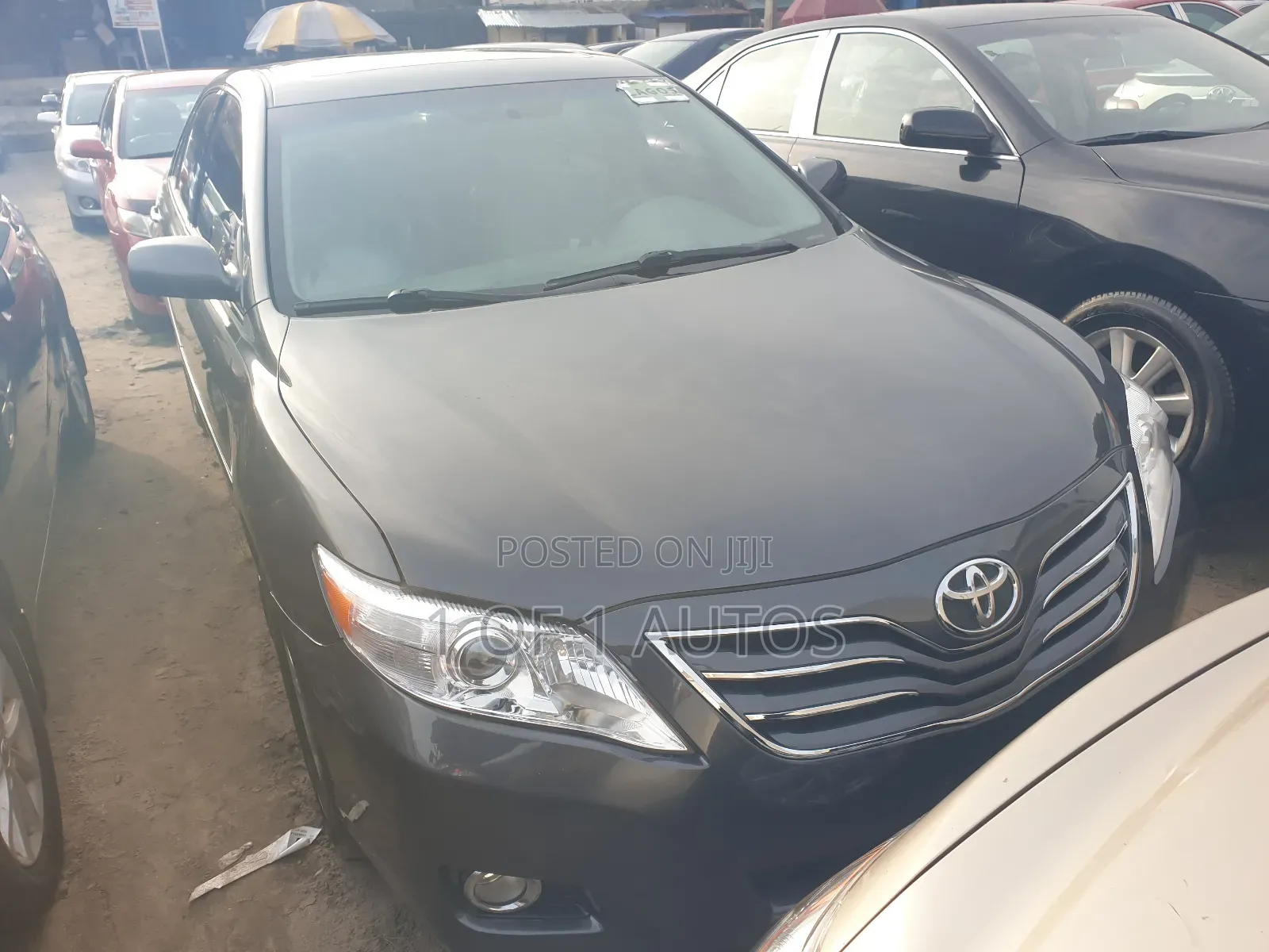Toyota Camry XLE 4dr Sedan (2.5L 4cyl 6A) 2011 Gray