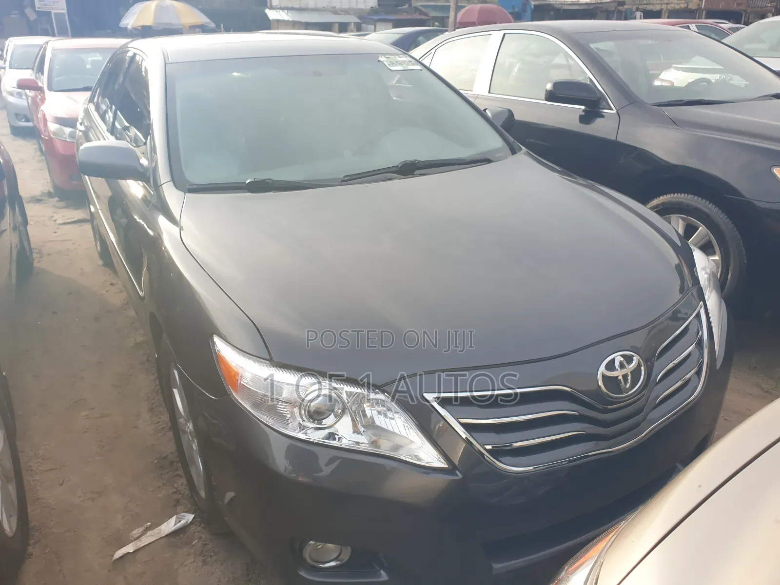 Toyota Camry XLE 4dr Sedan (2.5L 4cyl 6A) 2011 Gray