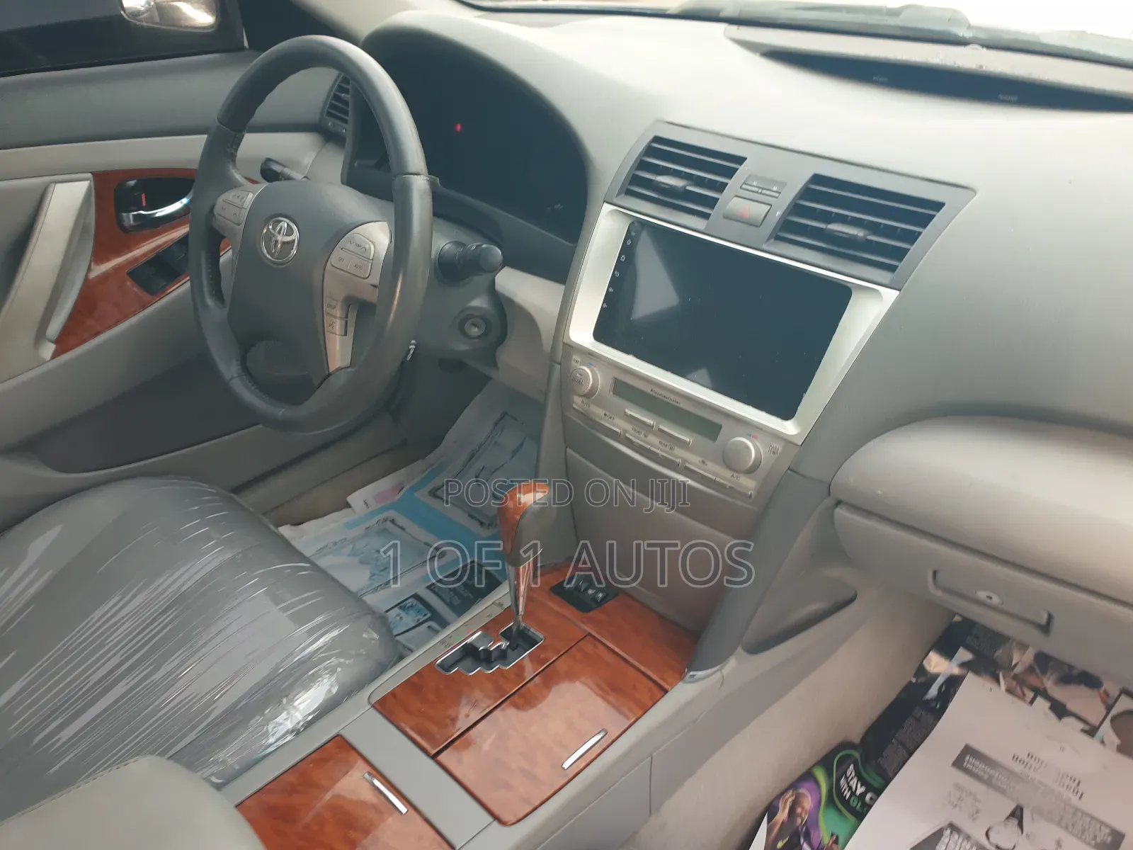 Toyota Camry XLE 4dr Sedan (2.5L 4cyl 6A) 2011 Gray