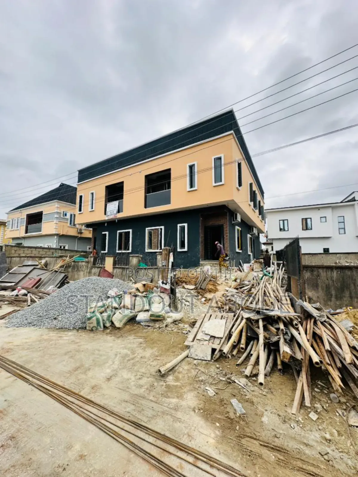 4bdrm Duplex in In A Call To Access, Gbagada for sale