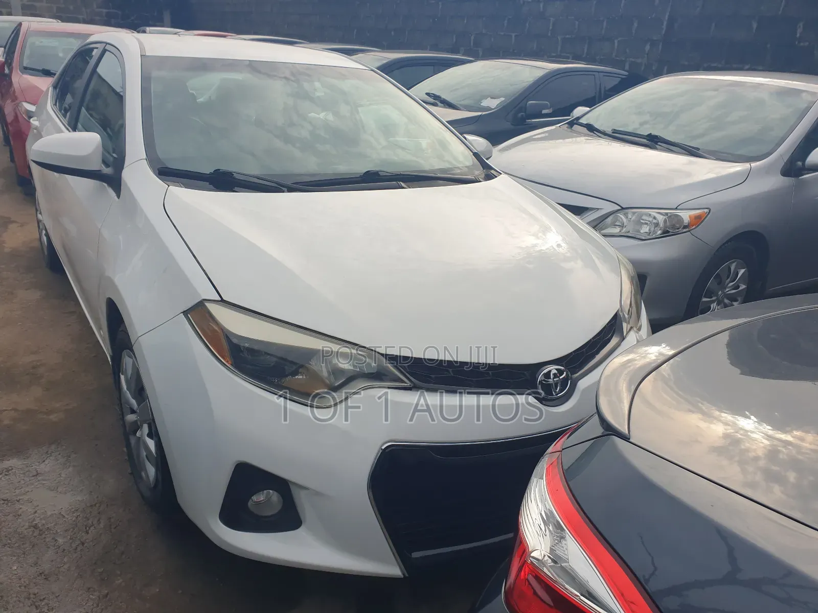 Toyota Corolla LE 4dr Sedan (1.8L 4cyl CVT) 2014 White