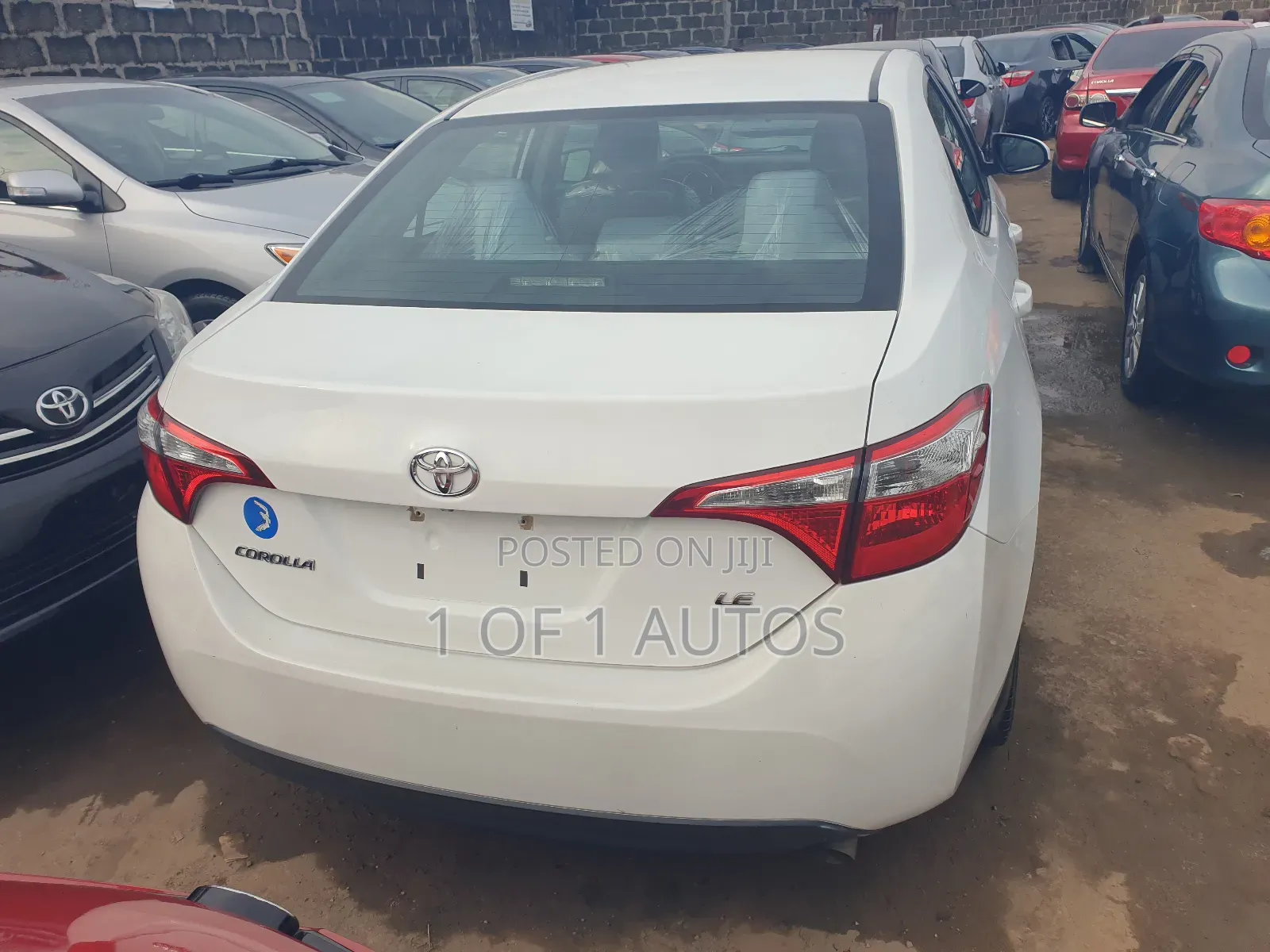 Toyota Corolla LE 4dr Sedan (1.8L 4cyl CVT) 2014 White