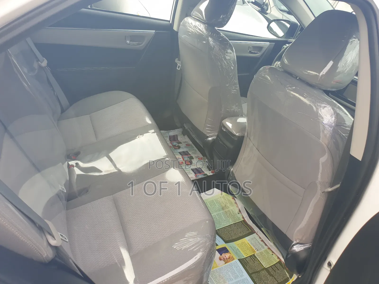 Toyota Corolla LE 4dr Sedan (1.8L 4cyl CVT) 2014 White
