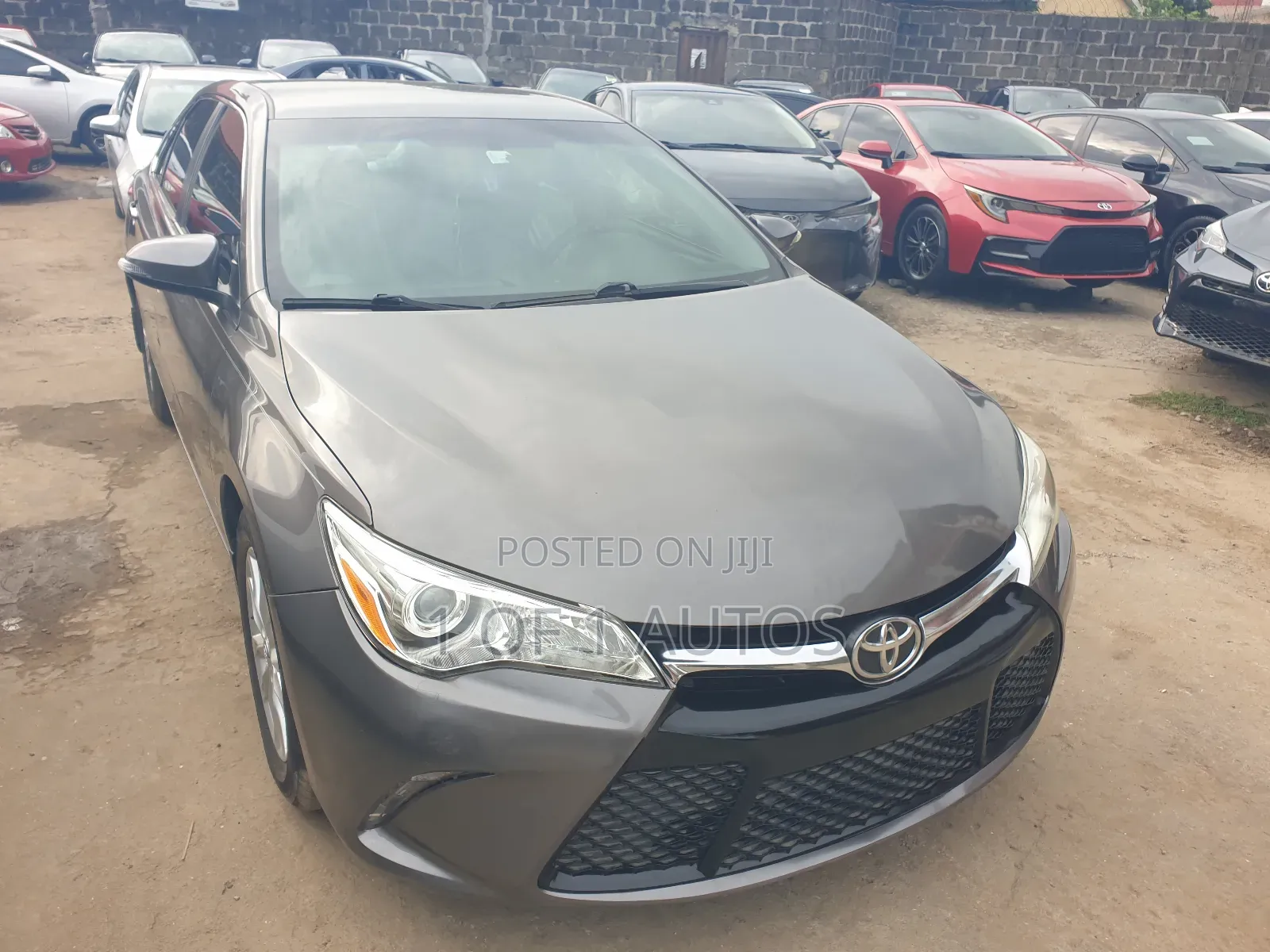 Toyota Camry LE 4dr Sedan (2.5L 4cyl 6A) 2015 Gray
