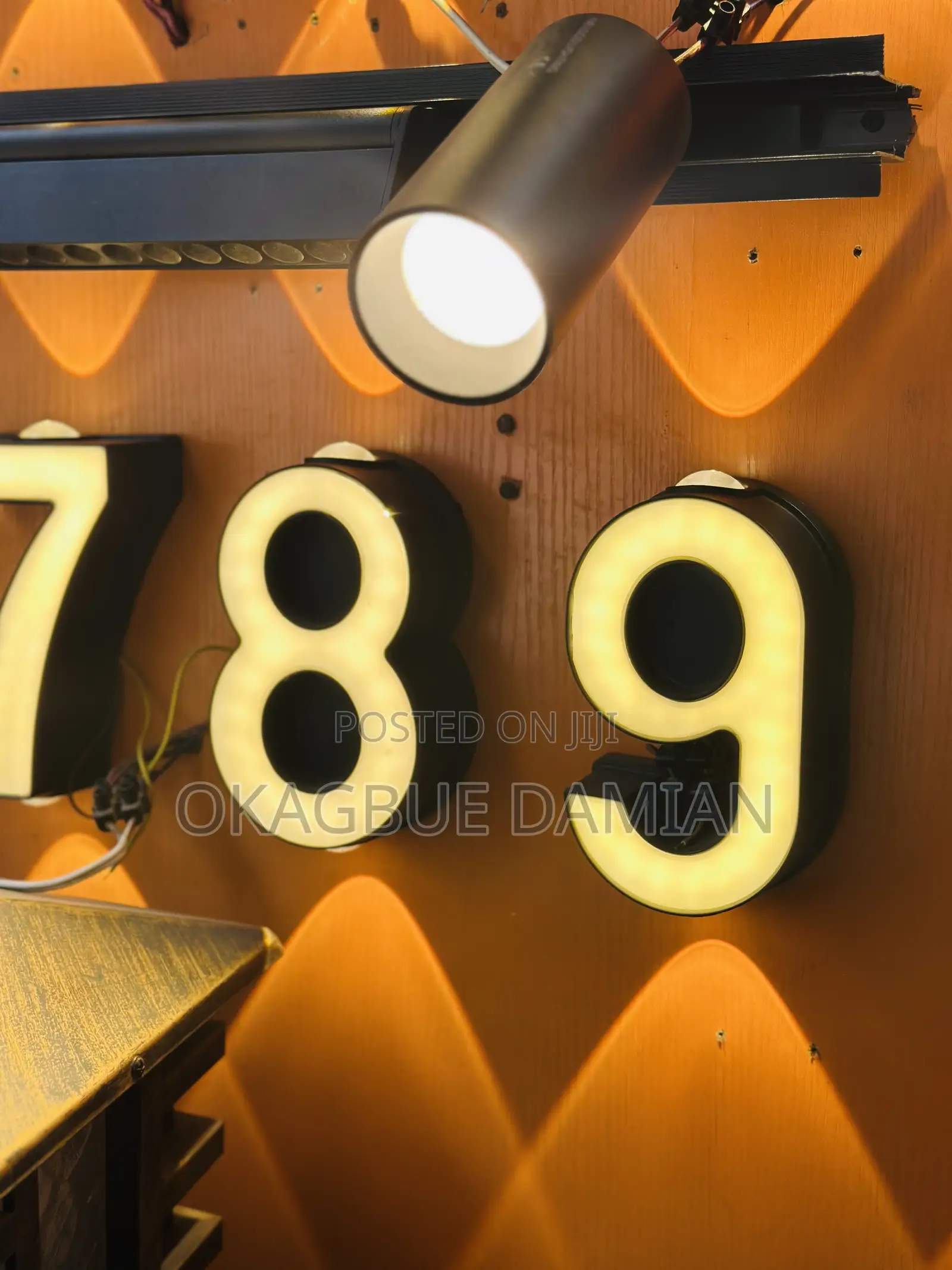 Number 1 to 100 Wall Out Door Light