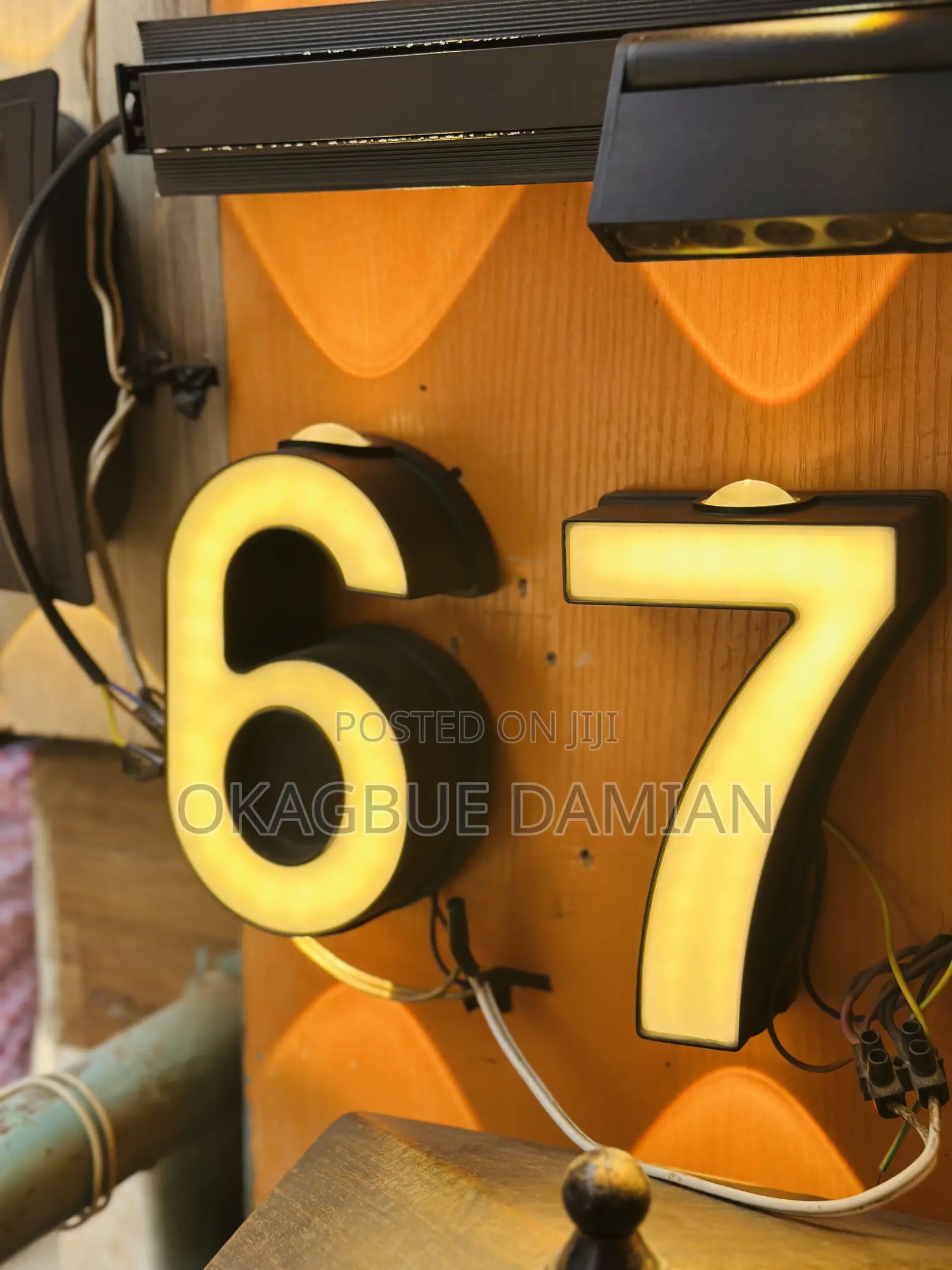 Number 1 to 100 Wall Out Door Light