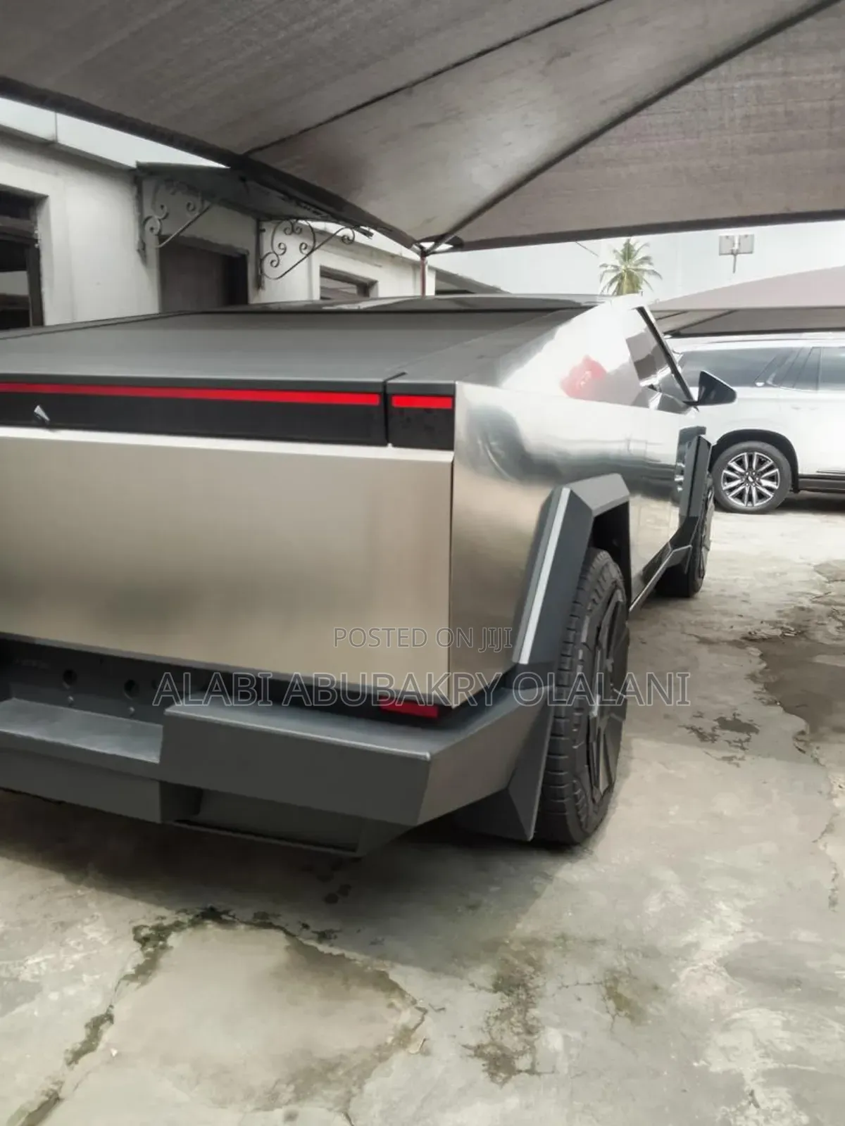 Tesla Cybertruck Cyberbeast AWD 2025 Gray