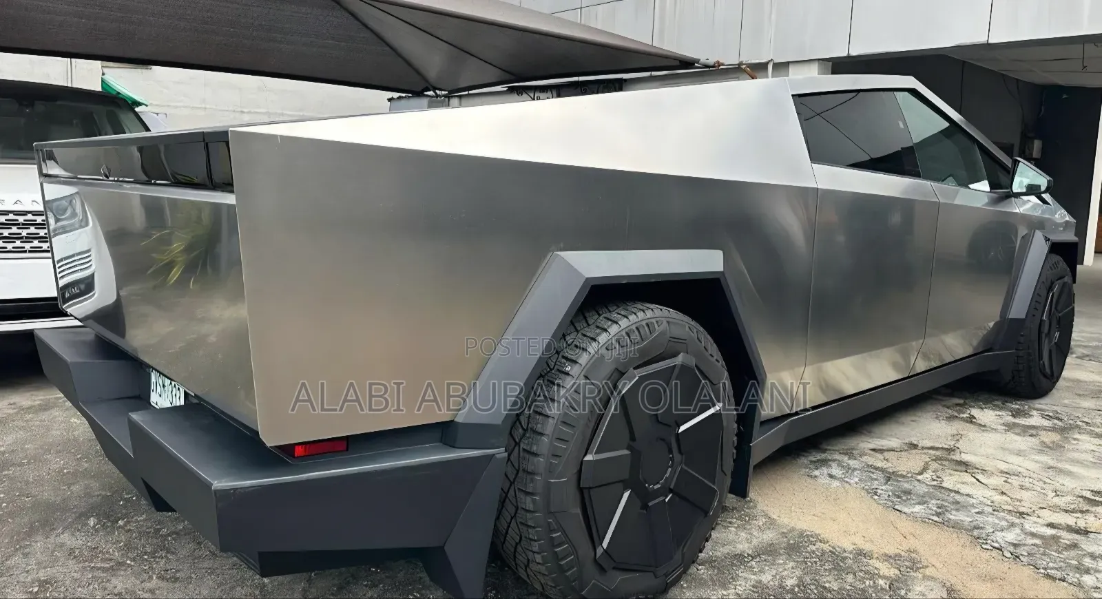 Tesla Cybertruck Cyberbeast AWD 2025 Gray