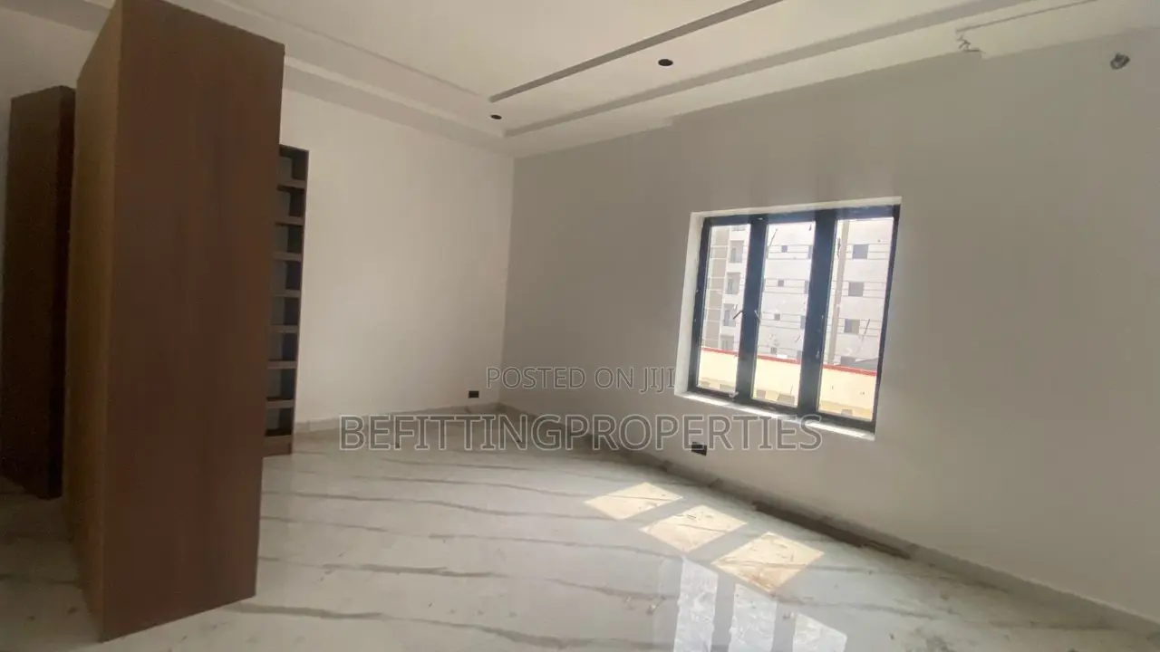 Luxury 4-Bedroom Semi-Detached Terrace