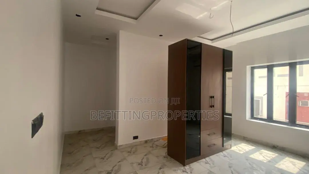 Luxury 4-Bedroom Semi-Detached Terrace