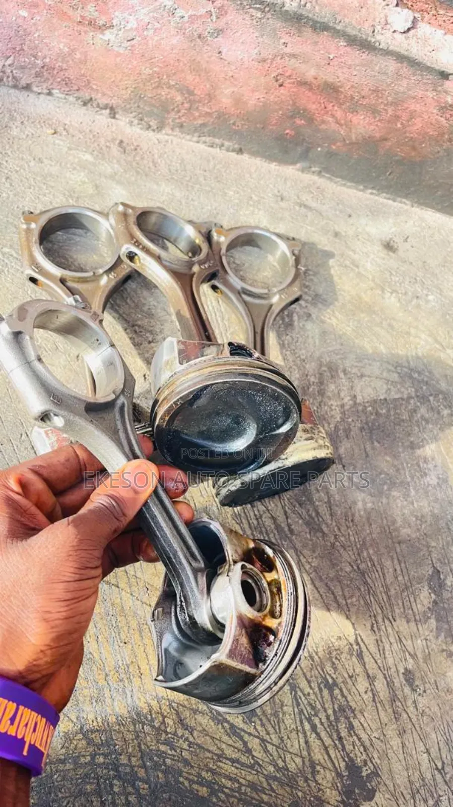 Ford Escape and Range Rover Evoque 2.0 Piston and Connecting Rod