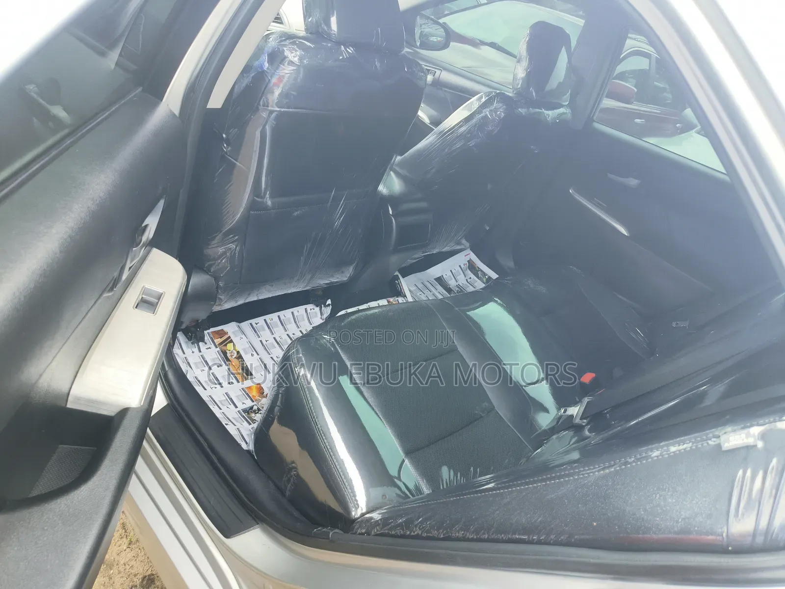 Toyota Camry SE 4dr Sedan (2.5L 4cyl 6A) 2012 Silver
