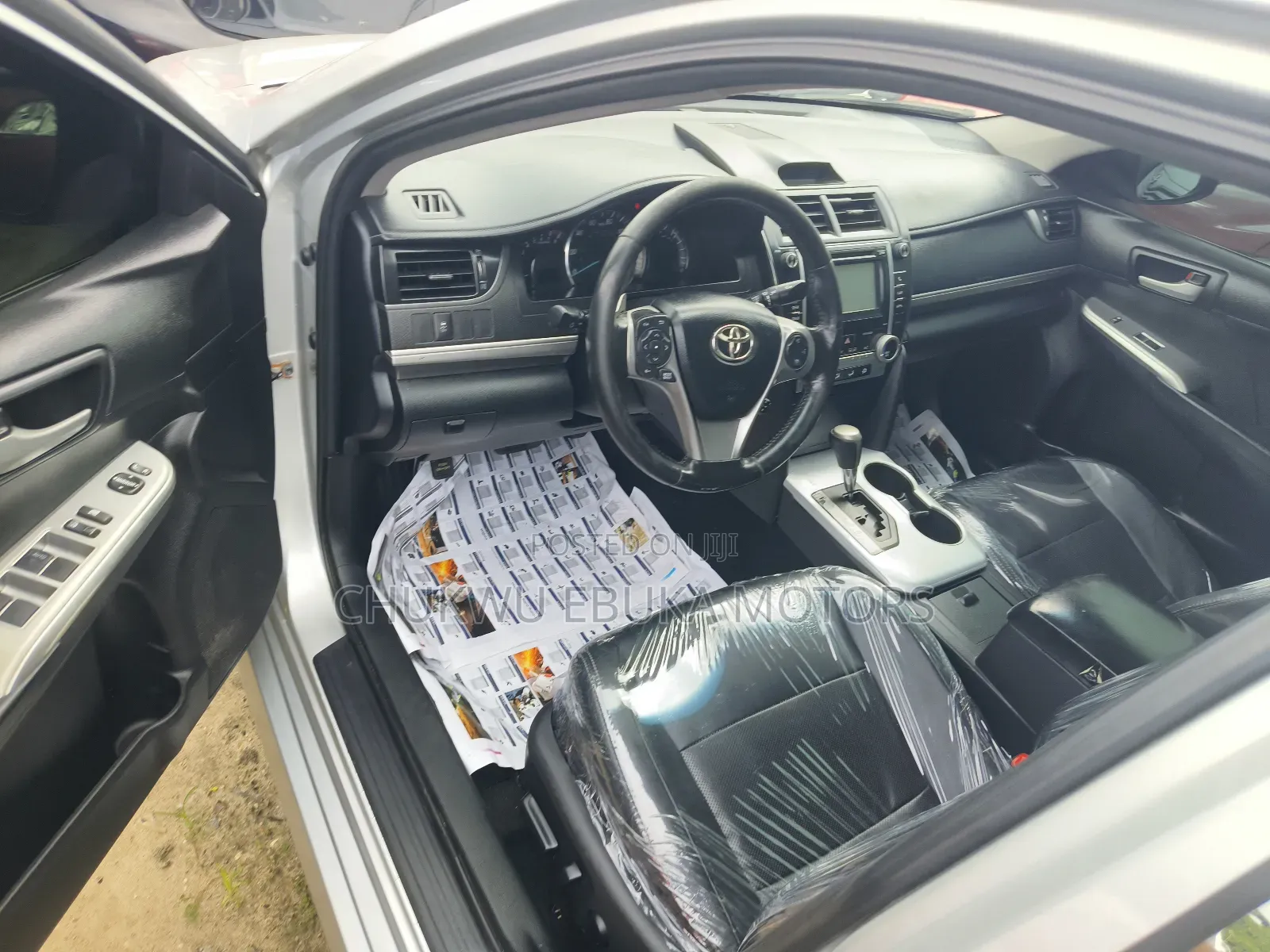 Toyota Camry SE 4dr Sedan (2.5L 4cyl 6A) 2012 Silver