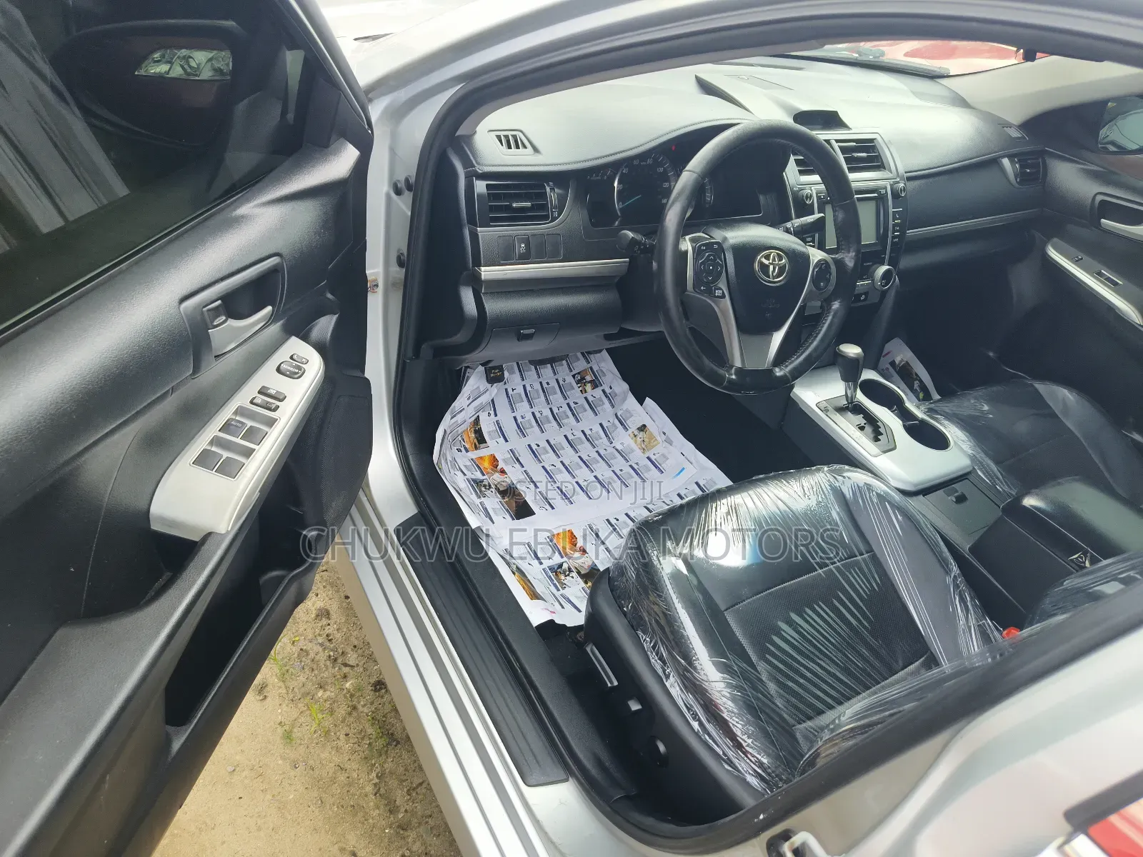 Toyota Camry SE 4dr Sedan (2.5L 4cyl 6A) 2012 Silver