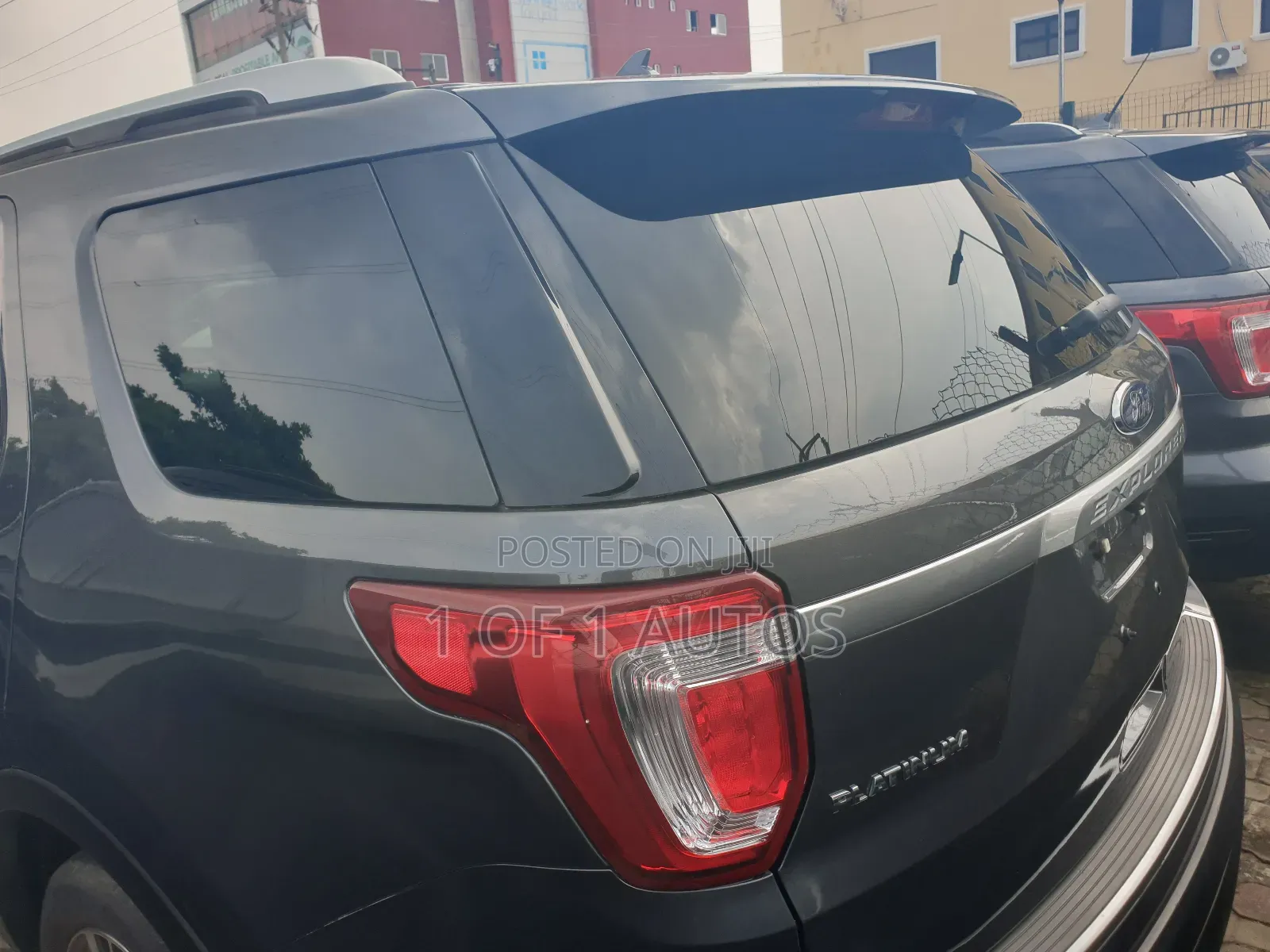 Ford Explorer Platinum AWD 2019 Gray