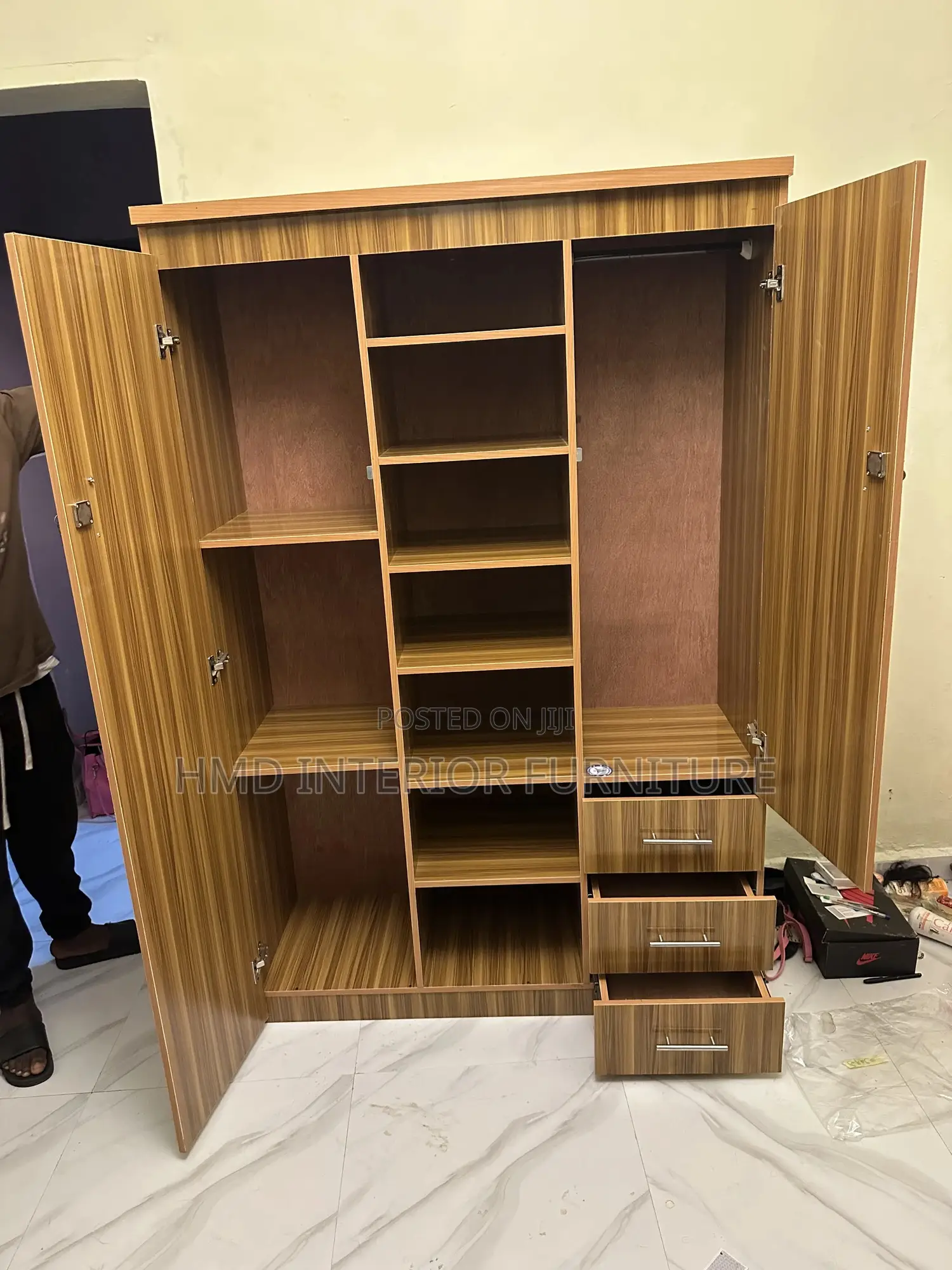 Wardrobe 4by6