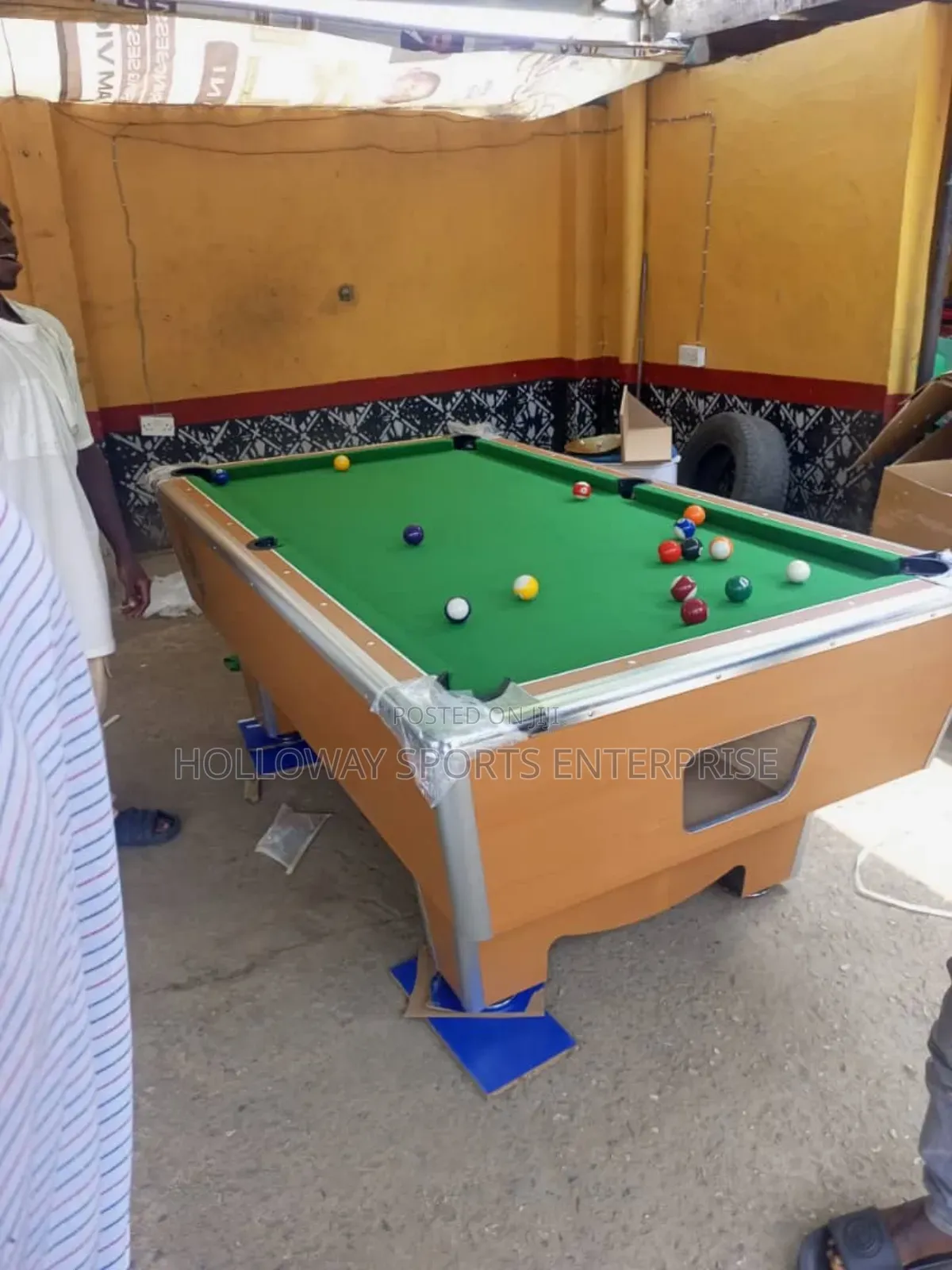 7ft Foreign British Marble And Coin Pool Table