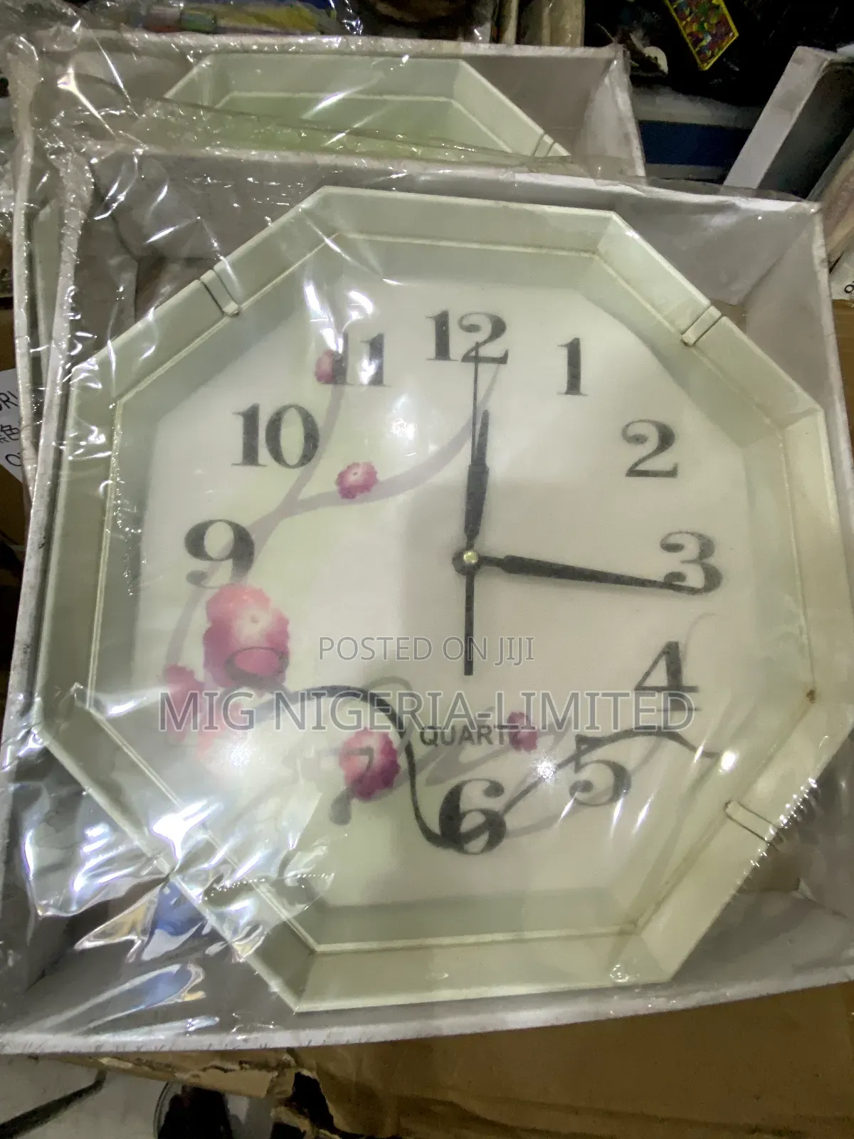 Modern Wall Clock Easy-to-Read Timekeeping School Round White Clocks