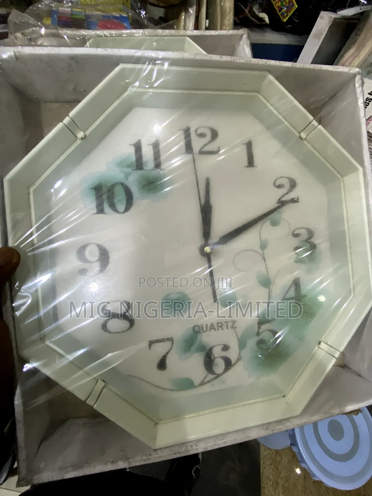 Modern Wall Clock Easy-to-Read Timekeeping School Round White Clocks
