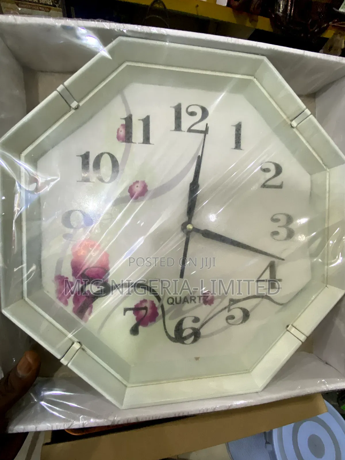 Modern Wall Clock Easy-to-Read Timekeeping School Round White Clocks
