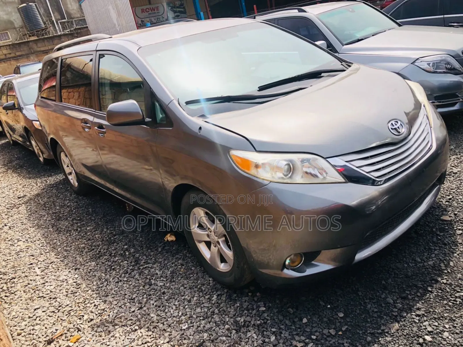 Toyota Sienna LE AWD 7-Passenger 2013 Gray