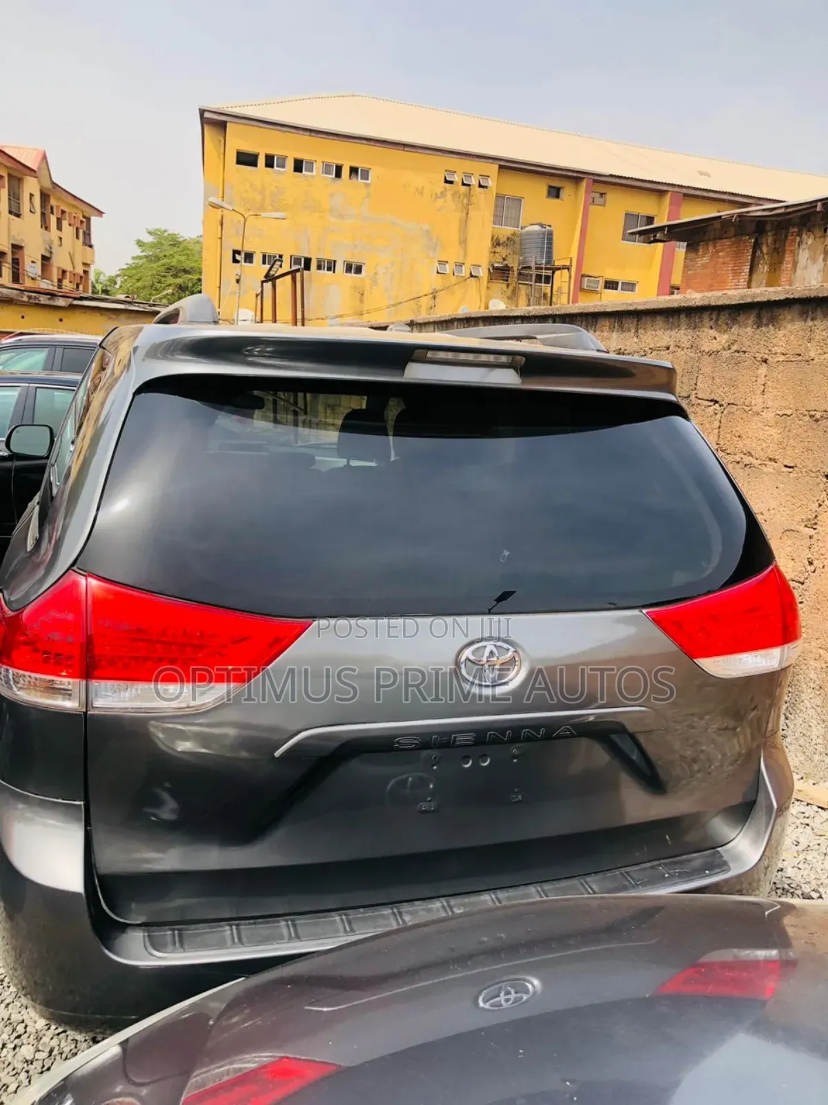 Toyota Sienna LE AWD 7-Passenger 2013 Gray