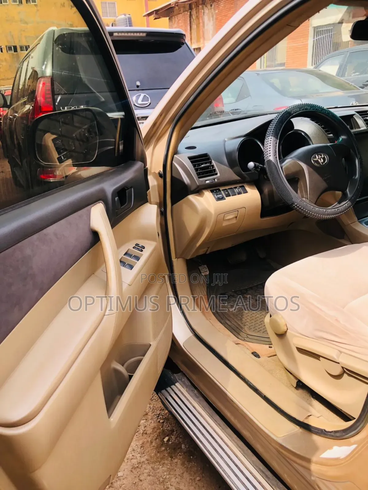 Toyota Highlander Limited 2010 Gold
