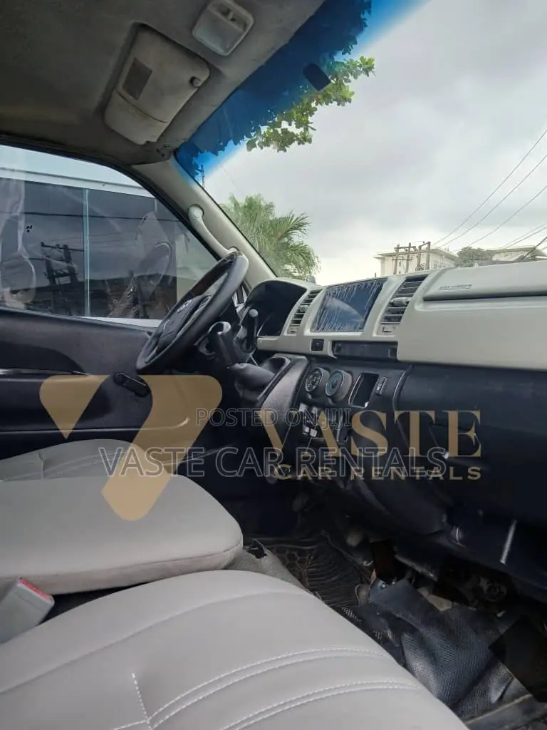 Toyota Hiace Bus For Hire In Lagos – Staff & Group Transport
