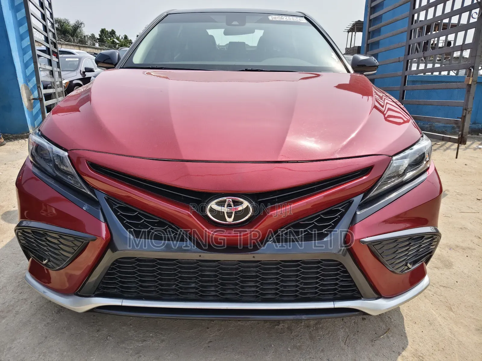 Toyota Camry SE 2021 Red