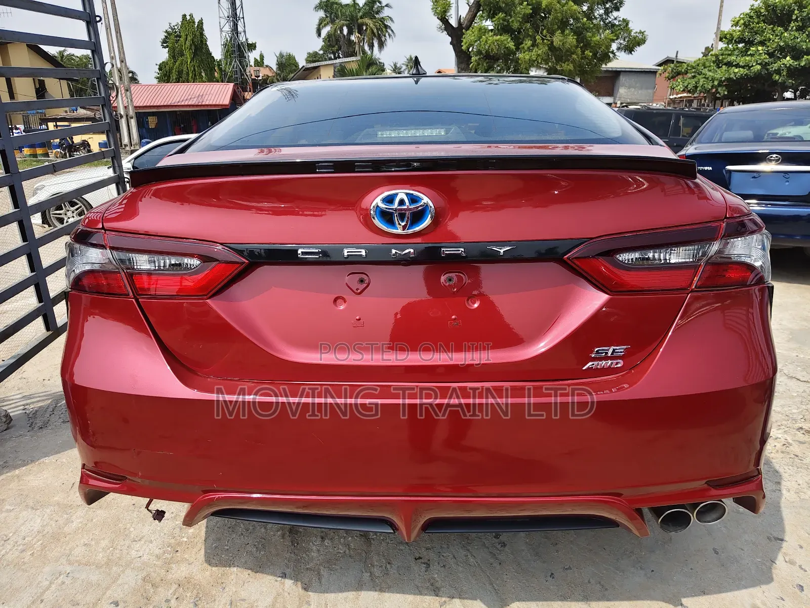 Toyota Camry SE 2021 Red