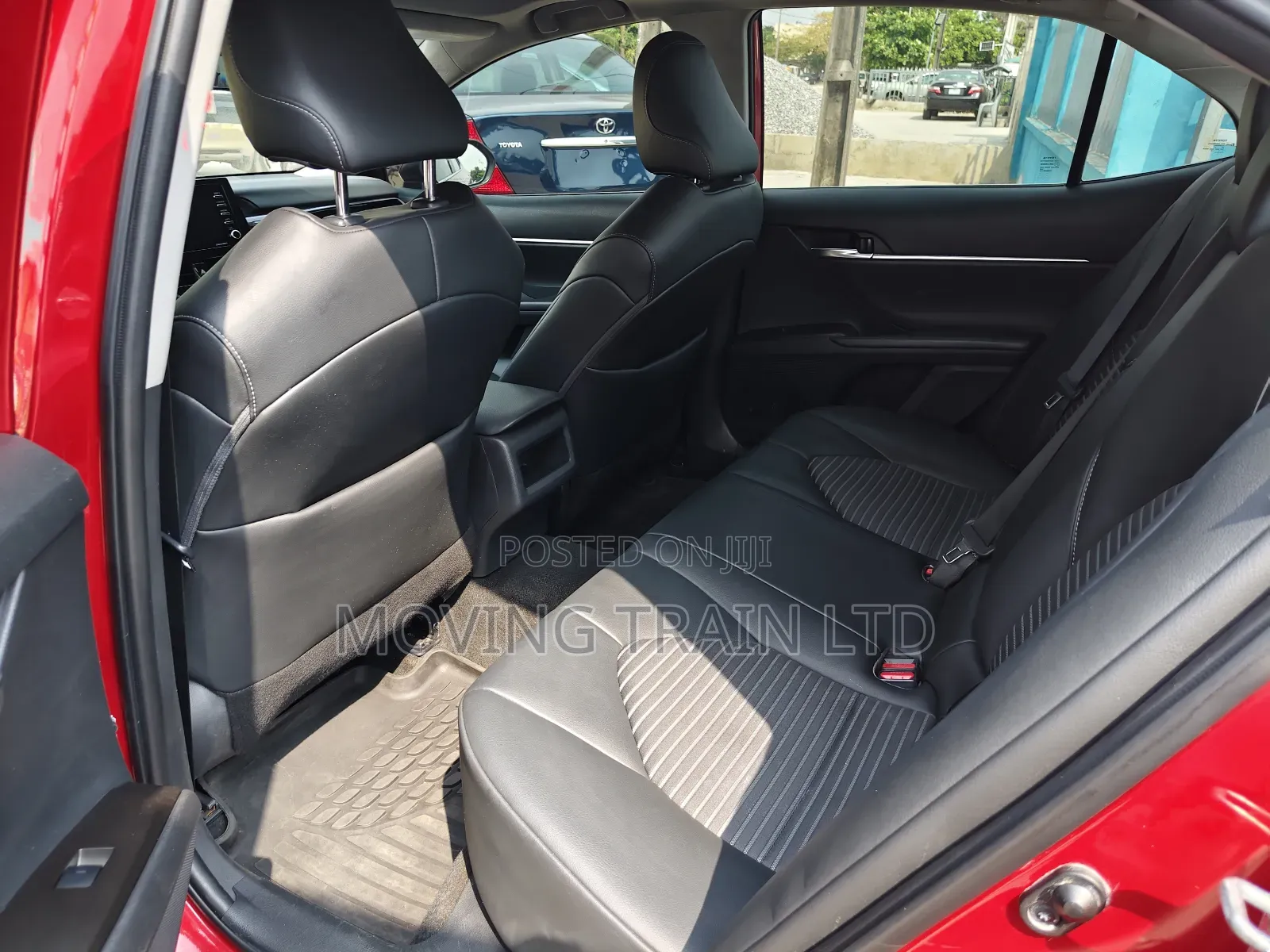 Toyota Camry SE 2021 Red
