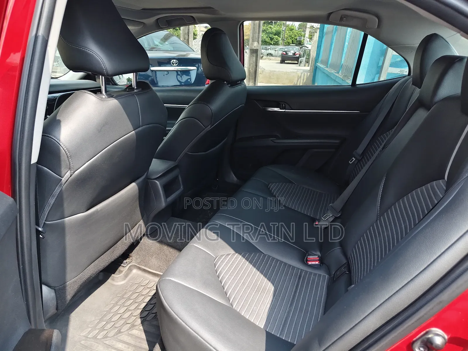 Toyota Camry SE 2021 Red