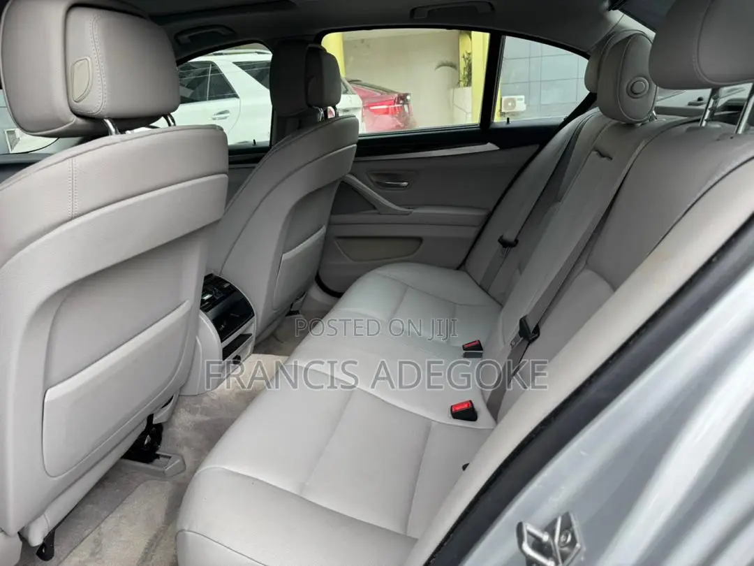 BMW 528i 2011 Silver