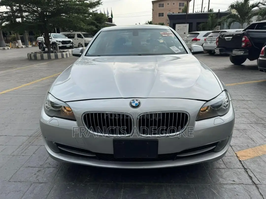BMW 528i 2011 Silver