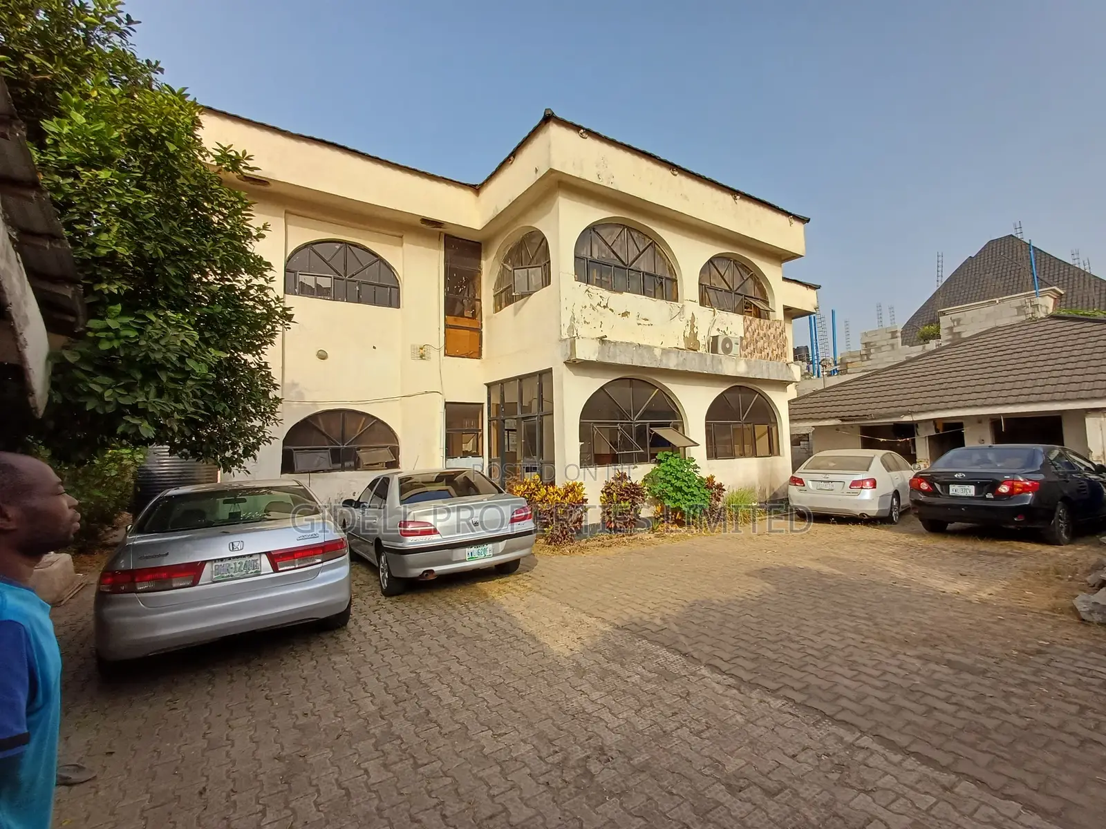 20 Rooms Guest House / Hotel