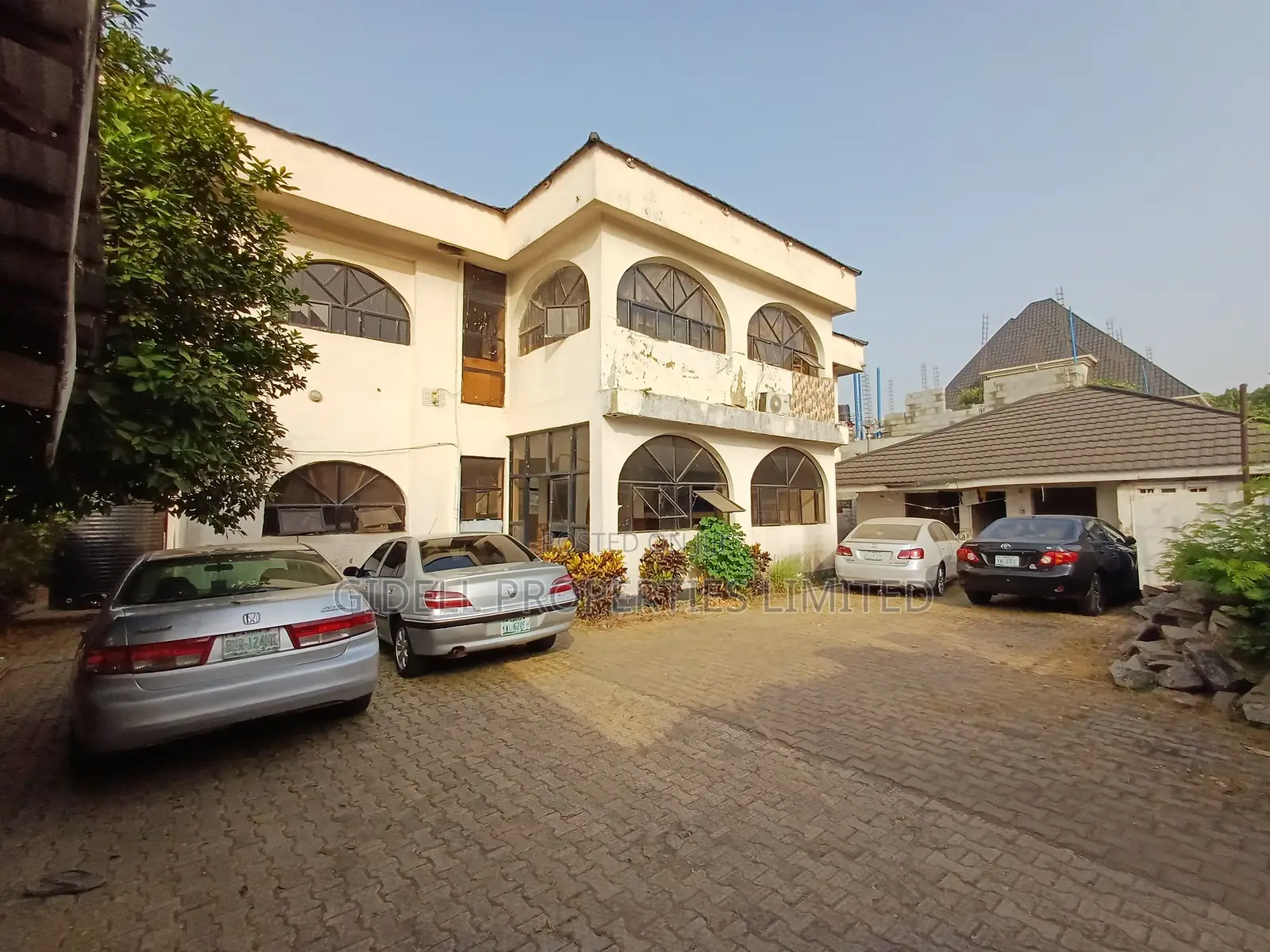 20 Rooms Guest House / Hotel