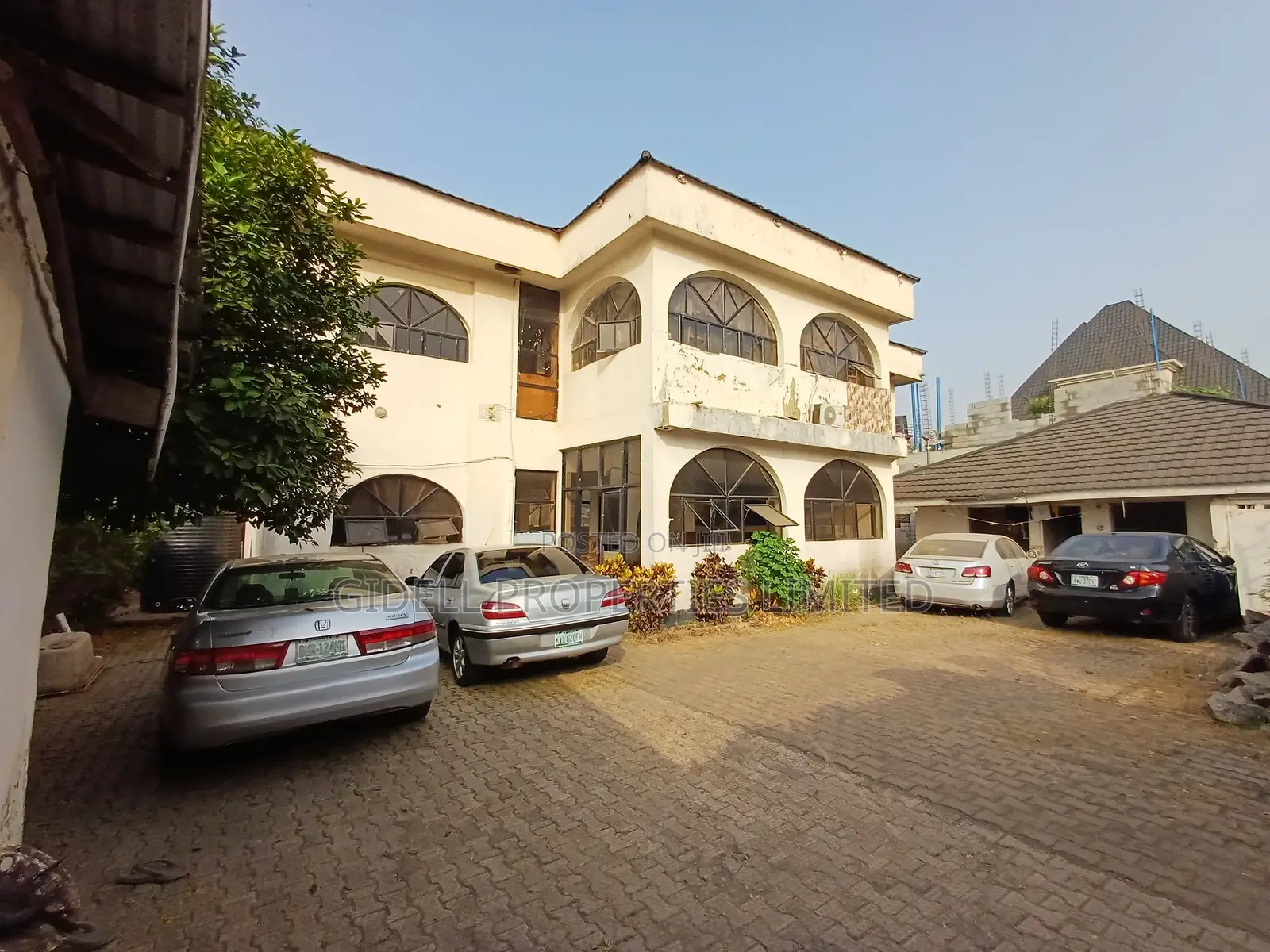 20 Rooms Guest House / Hotel