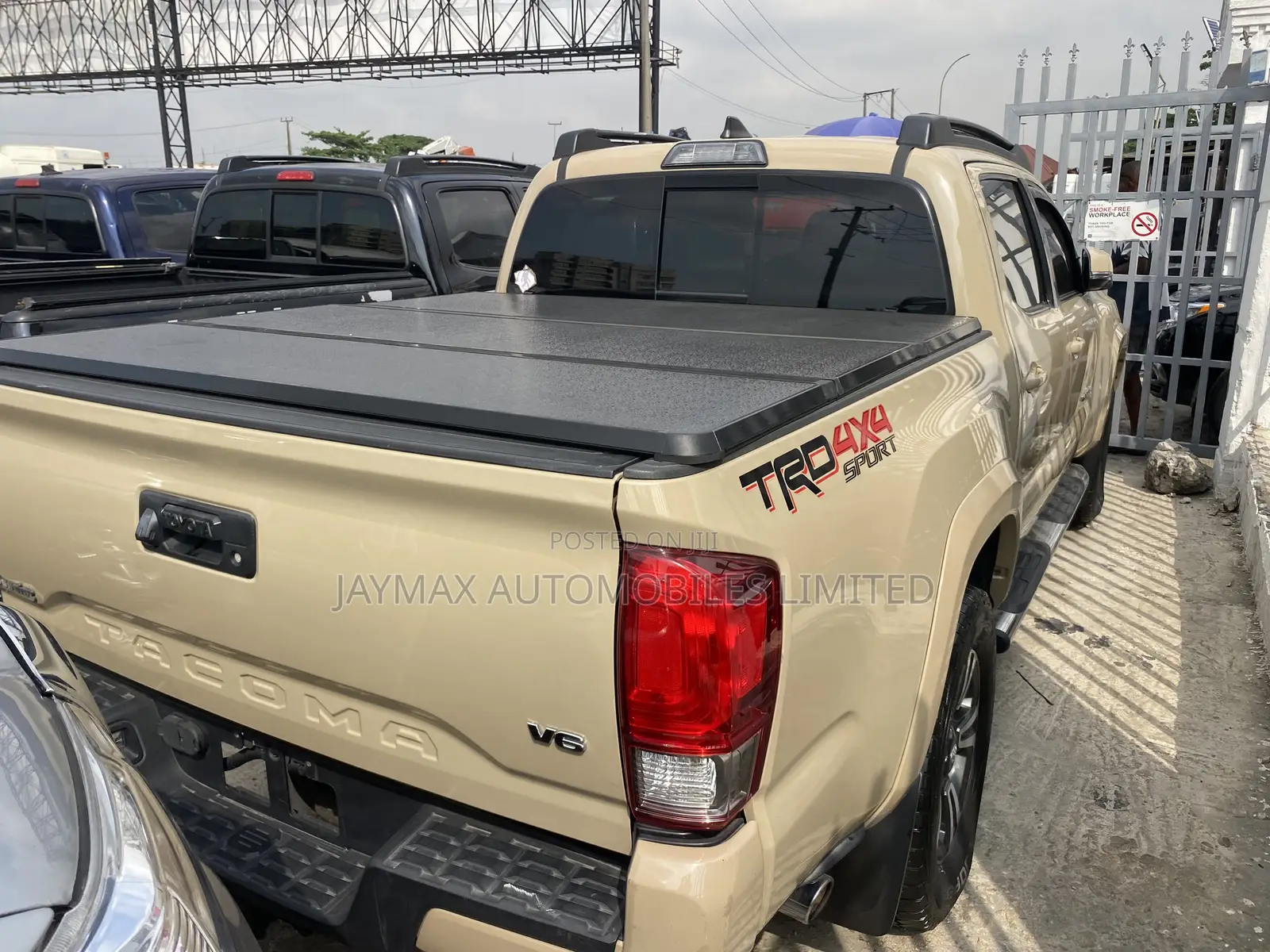 Toyota Tacoma TRD Sport 2017 Gold