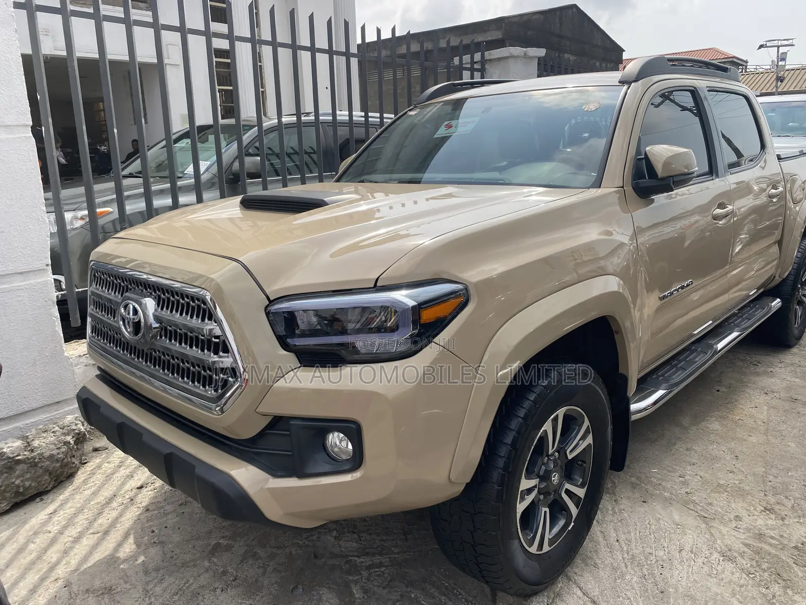 Toyota Tacoma TRD Sport 2017 Gold
