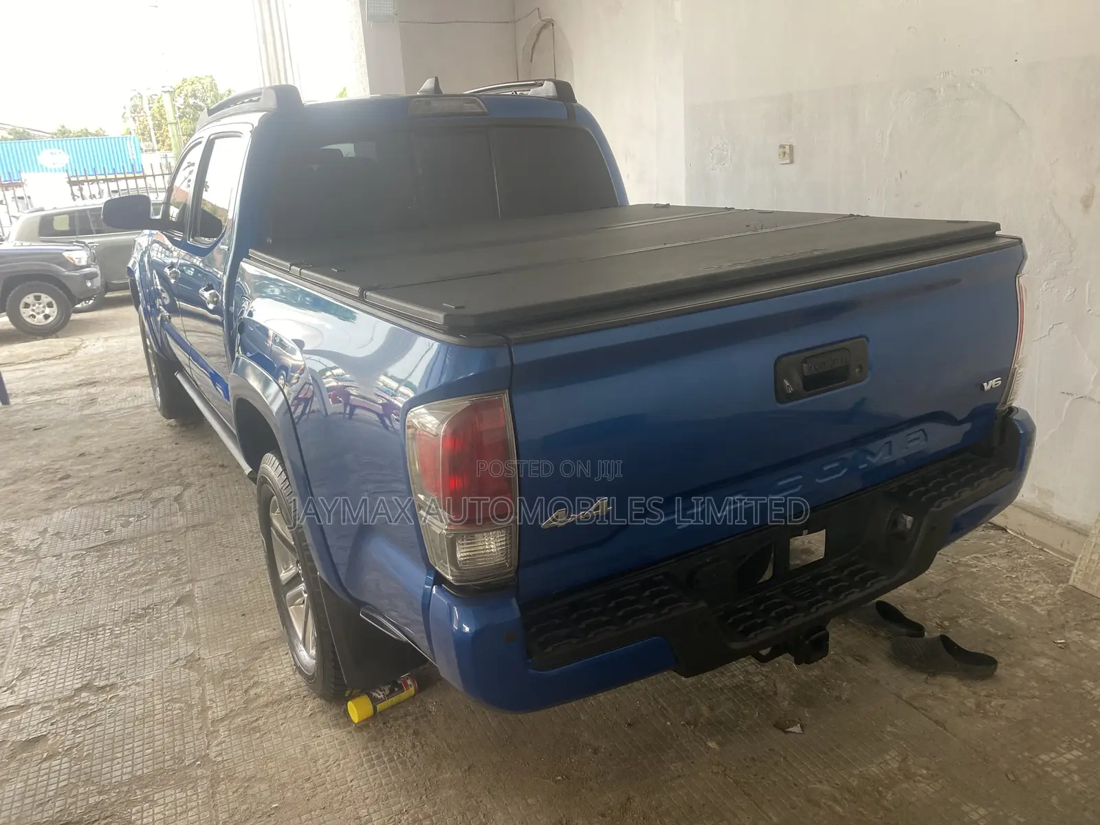 Toyota Tacoma SR5 2017 Blue