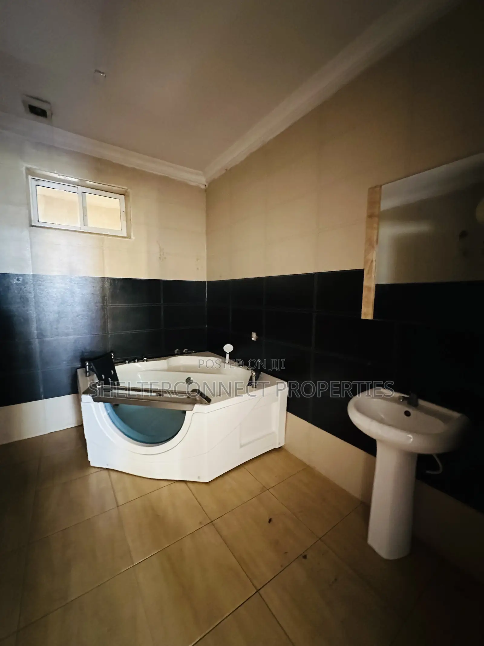 4bdrm Townhouse / Terrace in Ikate for rent