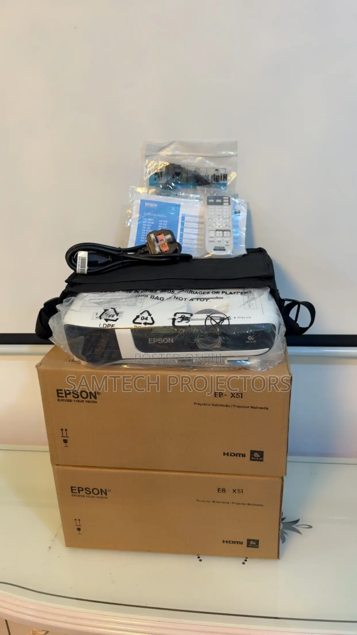 Brand New Epson Projector EB-X51 3,800 Lumens Daylight Projector